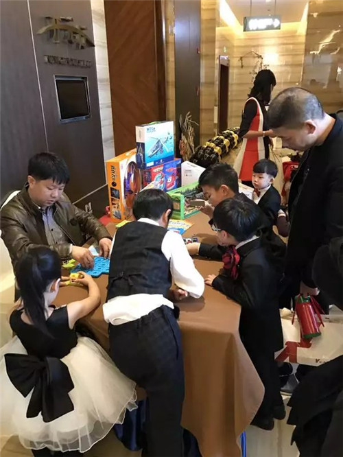 皇家迪智尼-益智玩具體驗(yàn)
