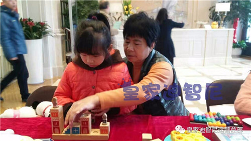 玩具店經(jīng)營(yíng)策略：選擇家長(zhǎng)們贊賞的玩具類型
