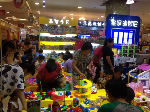 經(jīng)營兒童玩具加盟店拓寬市場有什么方法?