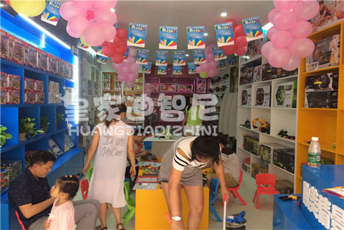 玩具店員如何應(yīng)對顧客退換貨問題