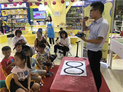 樂高機器人,兒童diy培訓(xùn),益智玩具店加盟-皇家迪智尼公司總部加盟商培訓(xùn)