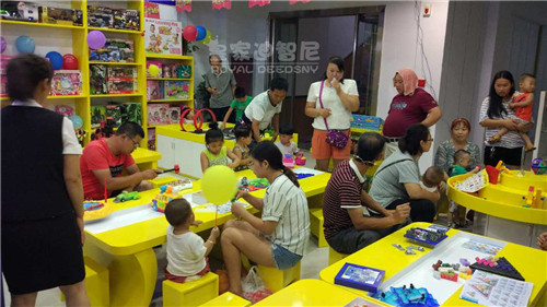 兒童玩具加盟怎么樣 -品牌動態(tài)-皇家迪智尼兒童玩具店加盟官網(wǎng)