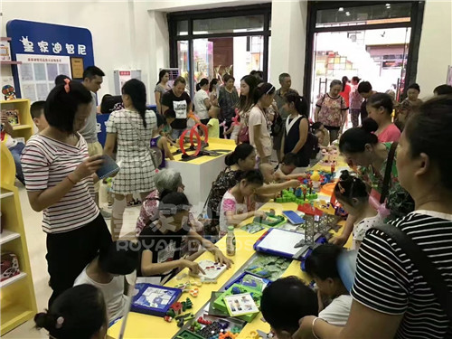 創(chuàng)意擂臺！皇家迪智尼加盟玩具店創(chuàng)意高手藏龍臥虎！