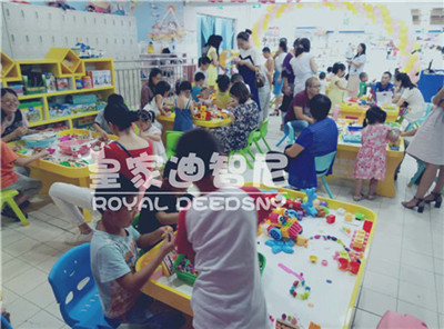 加盟玩具店 -加盟動態(tài)-皇家迪智尼兒童玩具店加盟官網