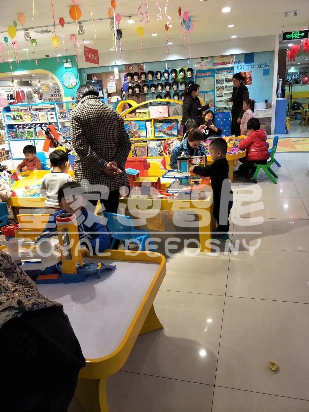 玩具加盟店 -玩具店活動-皇家迪智尼兒童玩具店加盟官網(wǎng)