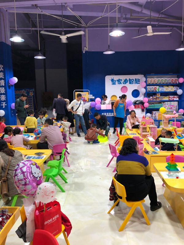 選址是玩具店加盟的關(guān)鍵一步，也是品牌的突出優(yōu)勢(shì)