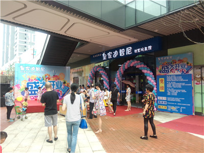 廣州玩具加盟店案例|經(jīng)營(yíng)技巧還有其一“裝修”