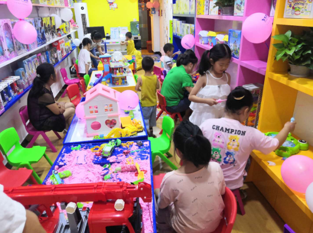 兒童玩具加盟品牌+經(jīng)驗+服務(wù)是助力創(chuàng)業(yè)者的必要條件