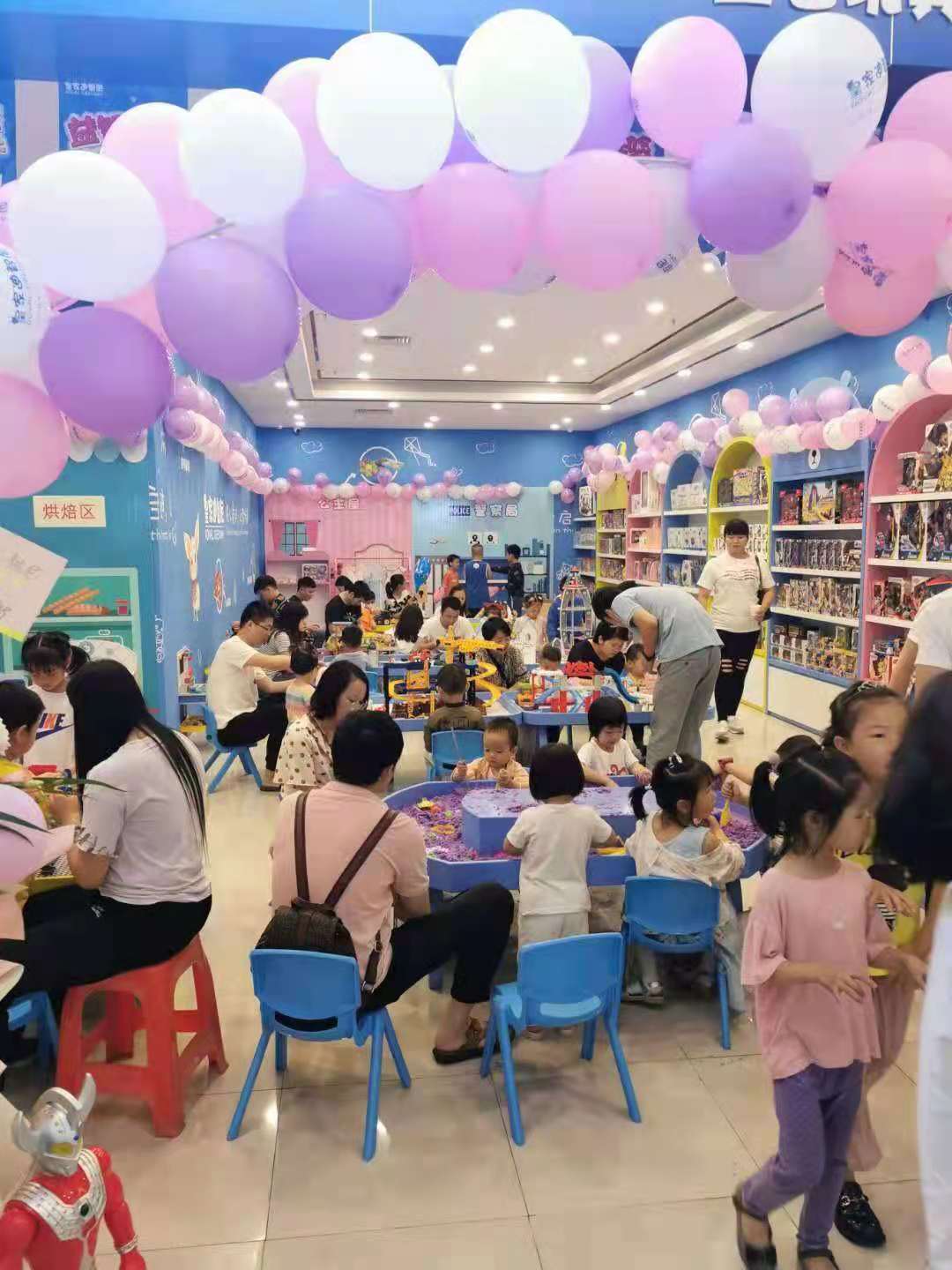 皇家迪智尼@開(kāi)一家兒童玩具加盟店需要注意事項(xiàng)有哪些?