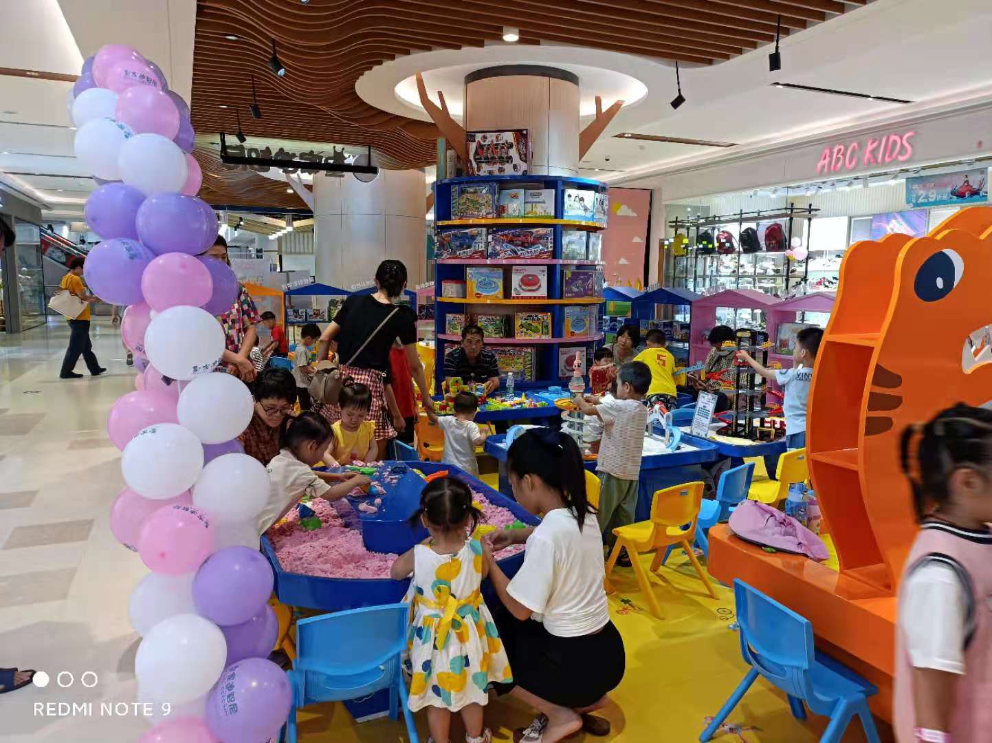 如何避開雷區(qū)成功運營一家皇家迪智尼玩具加盟店?