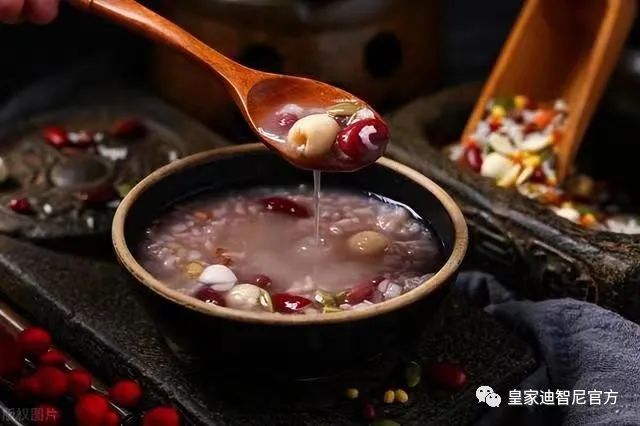 皇家迪智尼 I 過了臘八就是年，祝大家提前元旦快樂！??！