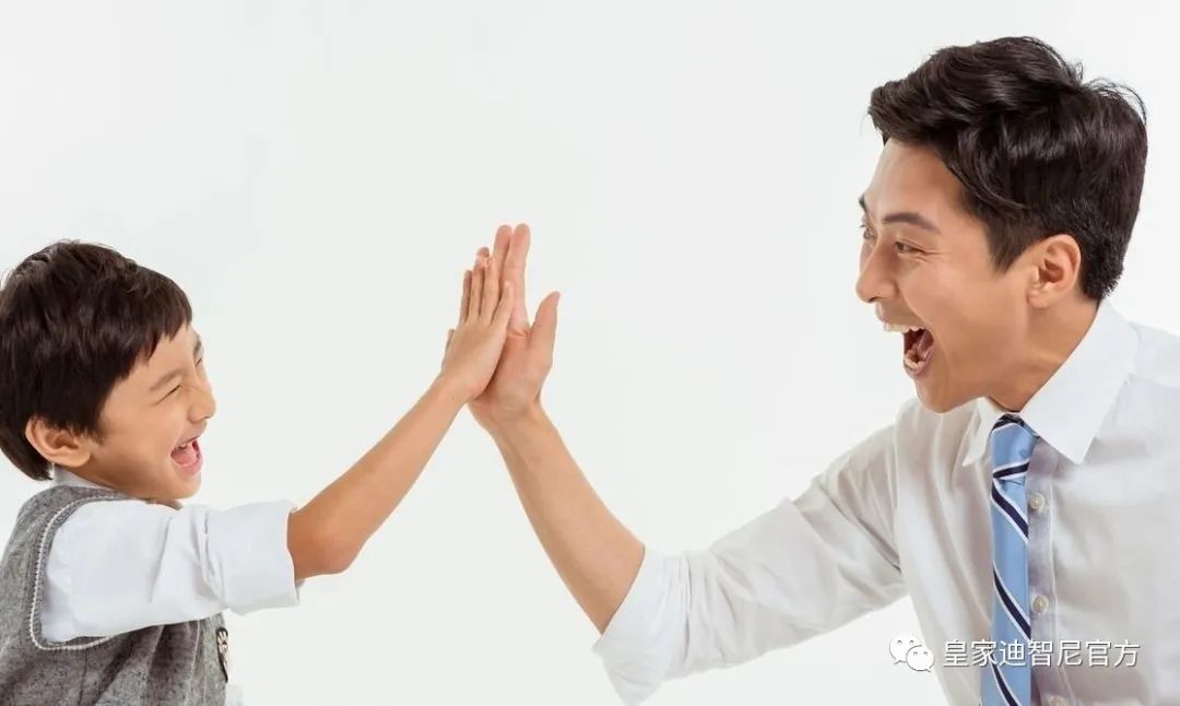 皇家迪智尼 I 孩子“疏遠(yuǎn)”父母的原因，6歲前一定要避免的征兆！