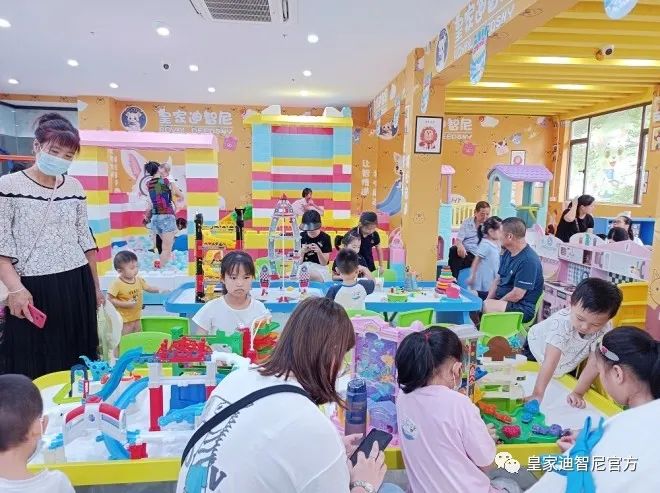 皇家迪智尼 I 益智玩具體驗館八大優(yōu)勢，助力營收！
