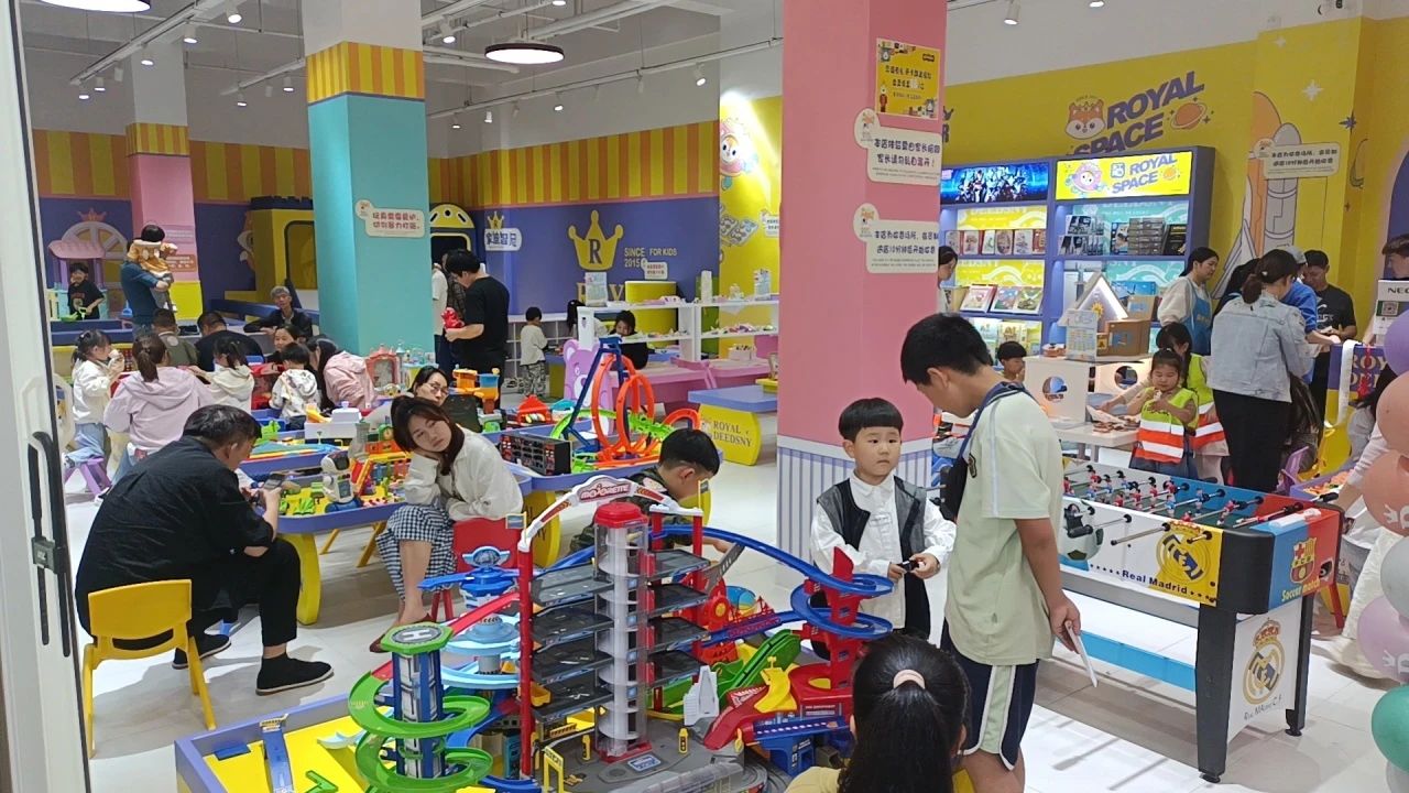 皇家迪智尼 I 玩具樂園中不可或缺的六大設備項目類型！