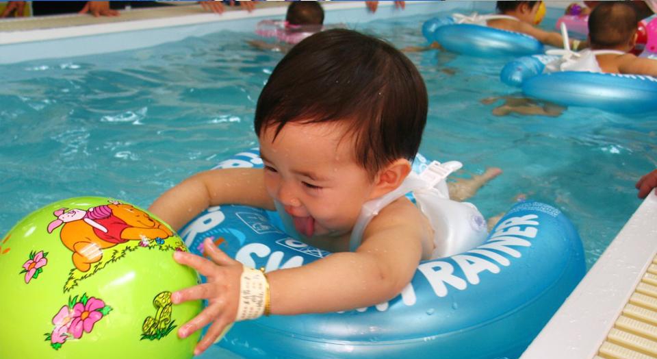炎炎夏日，孩子想學游泳，家長需要注意哪些細節(jié)