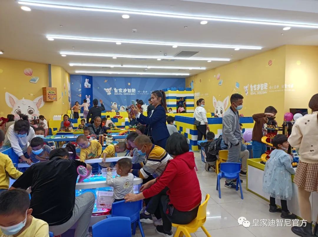 皇家迪智尼 I 堅(jiān)持三個(gè)親子互動(dòng)項(xiàng)目，幫助幼兒大腦發(fā)育?。?></div>
						<div   id=