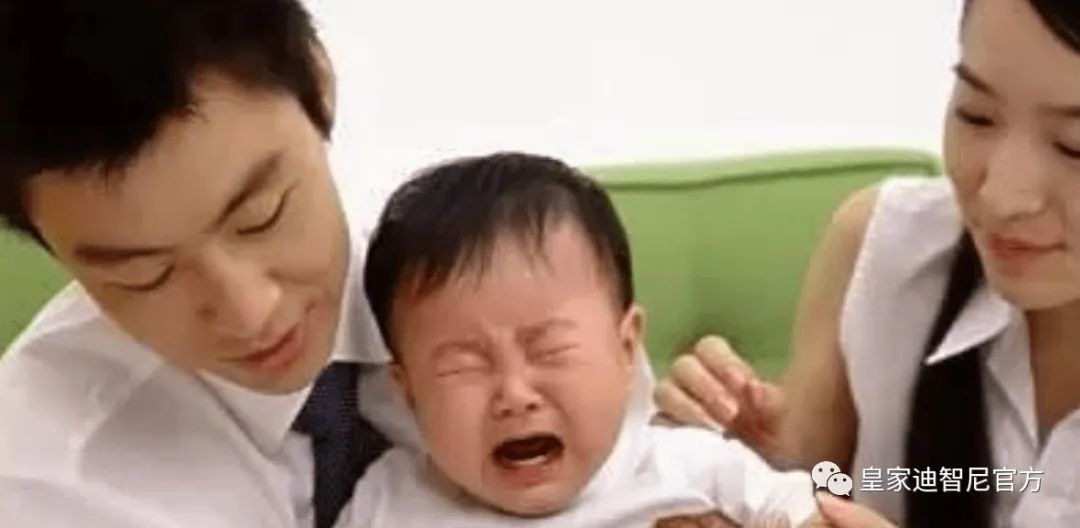 皇家迪智尼 I 孩子大半夜哭鬧，常見的幾個癥狀?。?！