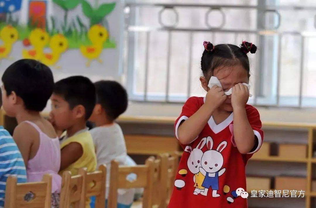  皇家迪智尼 I 喜歡“粘人”和“不粘人”的寶寶，兩者之間的差別！