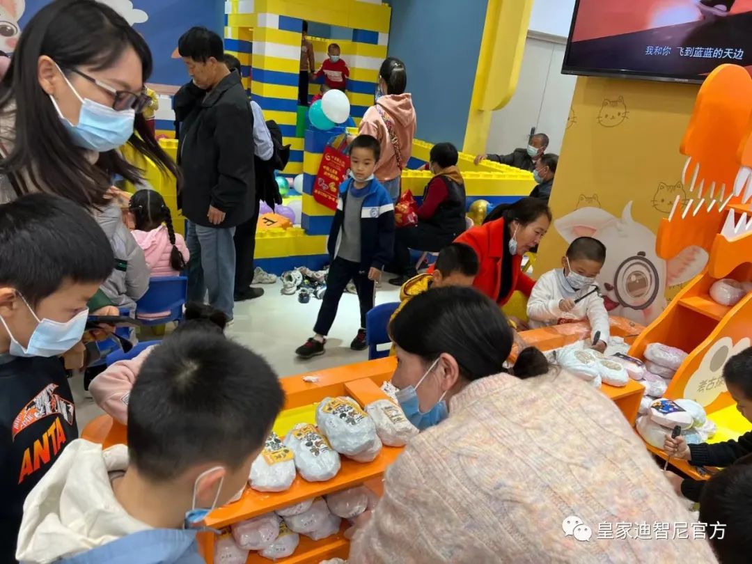 皇家迪智尼 I 孩子“疏遠(yuǎn)”父母的原因，6歲前一定要避免的征兆！