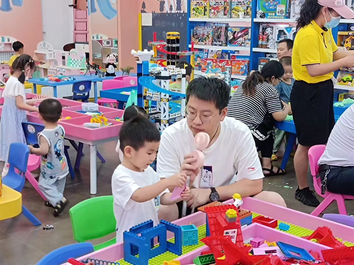 皇家迪智尼 I 除了手機(jī)、電子類產(chǎn)品毀掉孩子的視力，其他影響視力的原因！